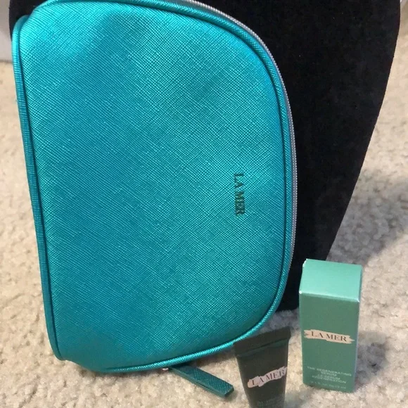La Mer Skincare Serum with Turquoise Bag - Picture 2 of 4